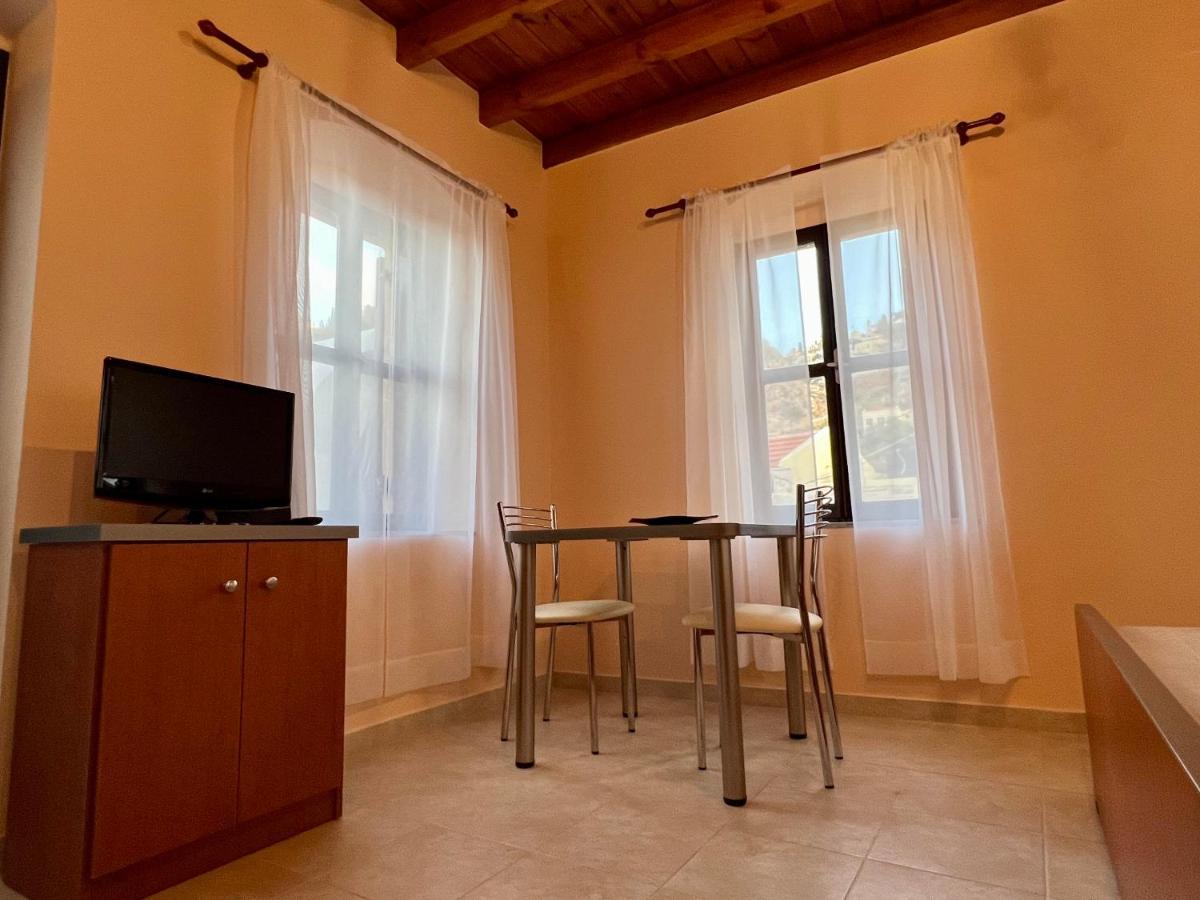 Pavlos House Symi Bagian luar foto